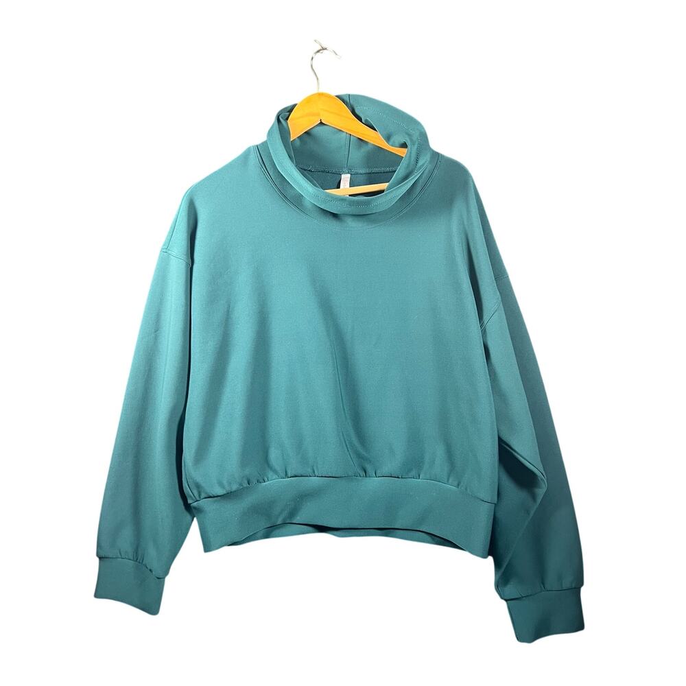 Gorgeous L Ebb & Flow Pullover Long Sleeved Cropped Top Thick and Warm